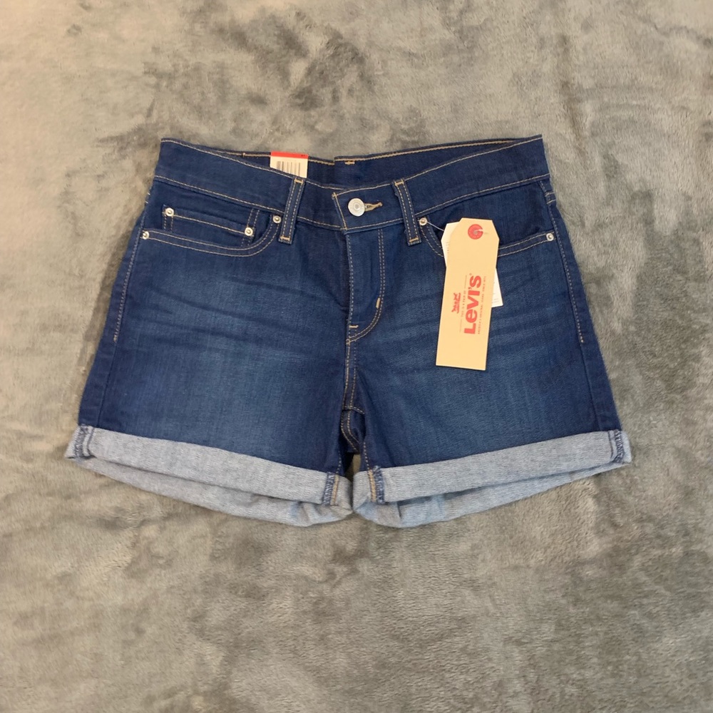 NWT, Levi’s shorts, Size 27